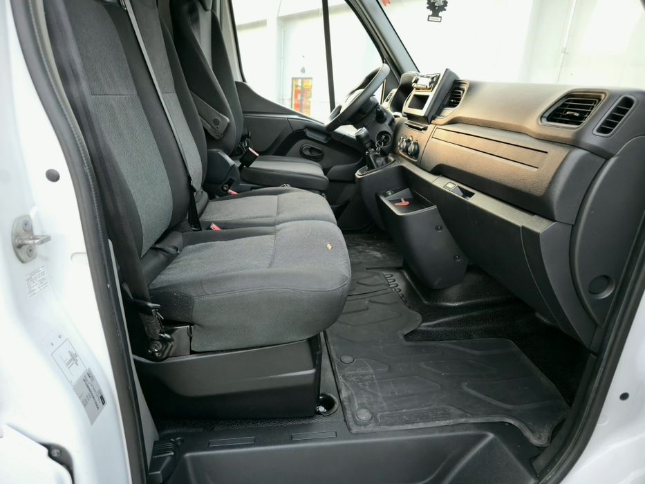 Renault Master cu lift 9 Europaleti an 2022