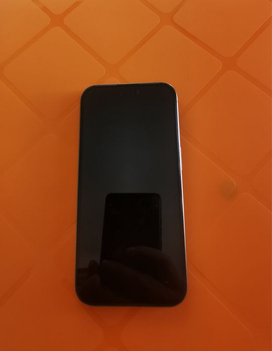 Продавам ipfone 15 pro
