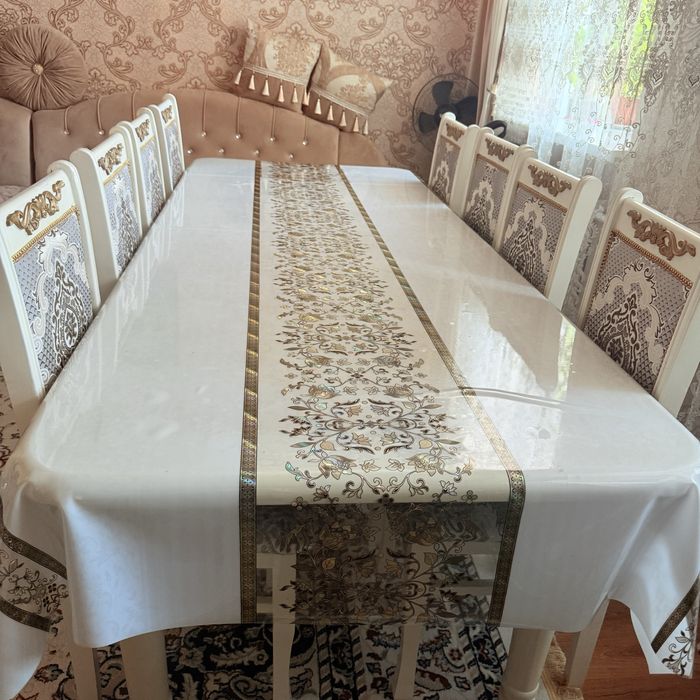 Стол для гостиной