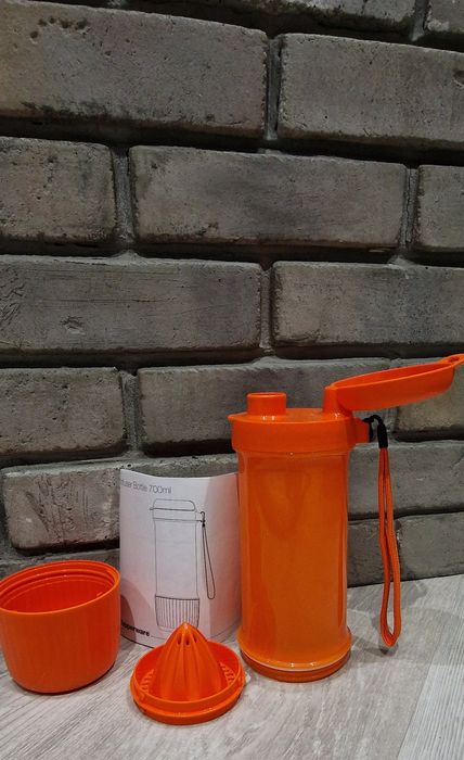 Продам бутылку "Tupperware"