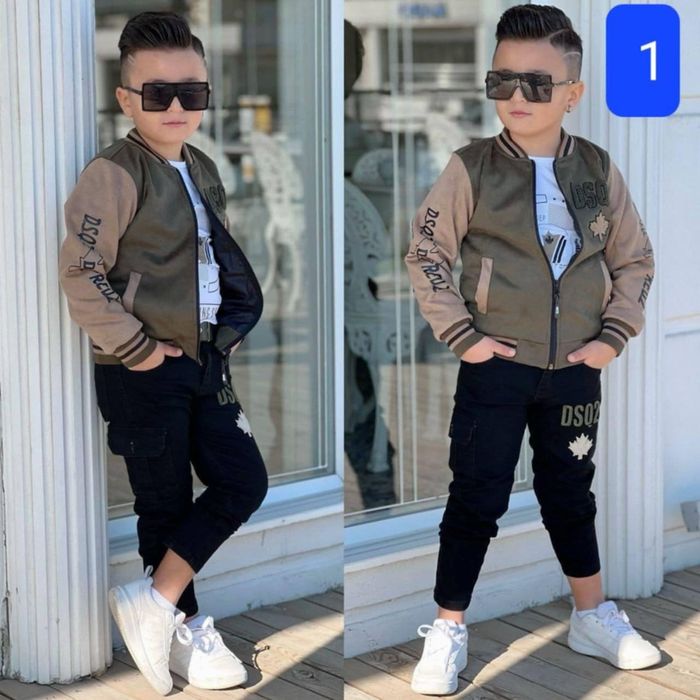 Compleu băieți diferite modele