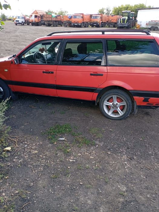 Продам машину Volkswagen pasat универсал б3
