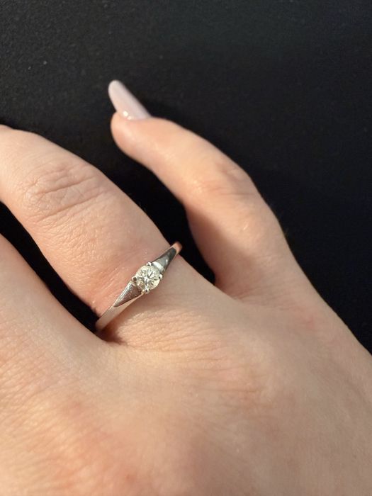 Inel de logodna cu diamant Teilor, aur alb