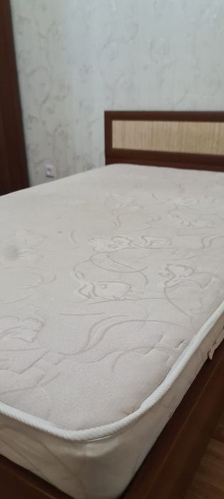 Продам спальный гарнитур