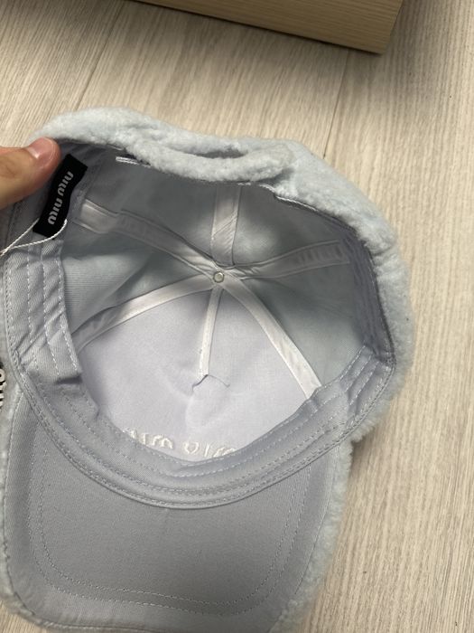 Sapca Miu miu puf baby blue