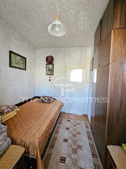 Продава се Тристаен апартамент в Пловдив, Изгрев - 64 кв.м за 1250 €/кв.м - Снимка #4