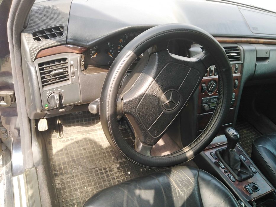 МЕРЦЕДЕС Е290 ТД 1998 година
