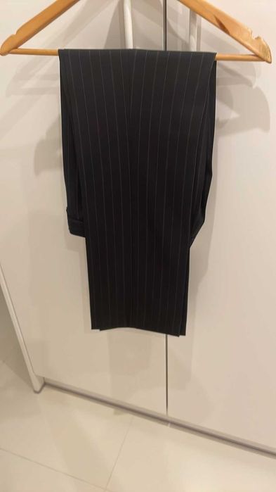 Класически бизнес костюм Massimo Dutti, студена вълна