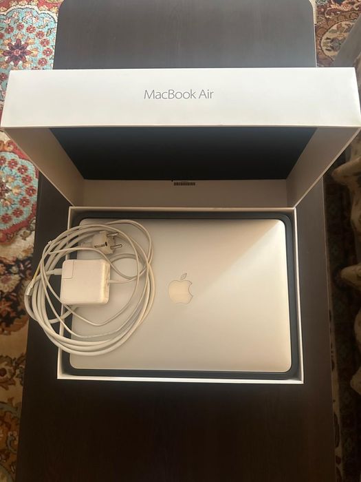 Vând Laptop MacBook