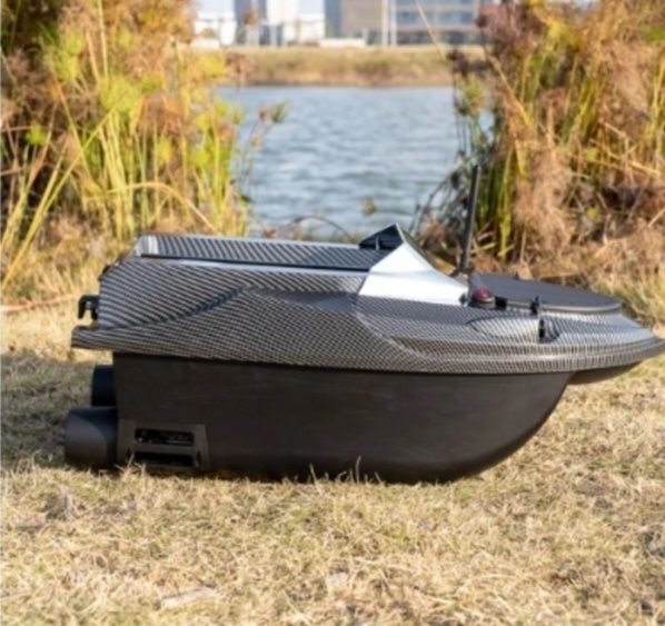 Barca Plantat, Nadit si Momit iUni V080, 4 Mulinete Crap FL EFB 6000 echipate cu Fir