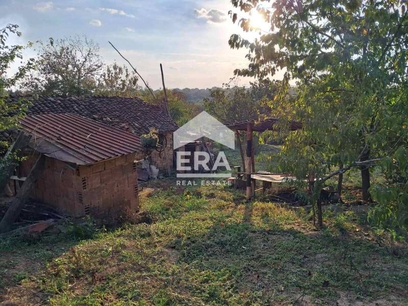 ЕКСКЛУЗИВНО! ЕРА Дръстър предлага за продажба дворно място с къща в гр