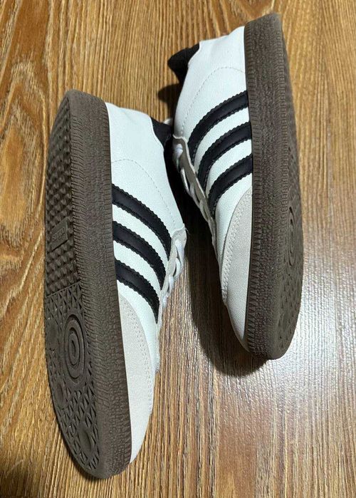 Кроссовки Adidas