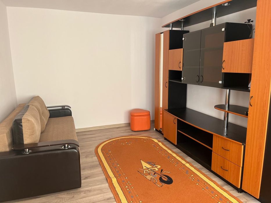 Vând garsonieră Petroșani Nord