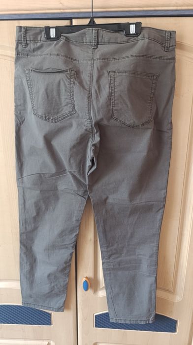 Брючки LC Waikiki цвета хаки 42 тур размер