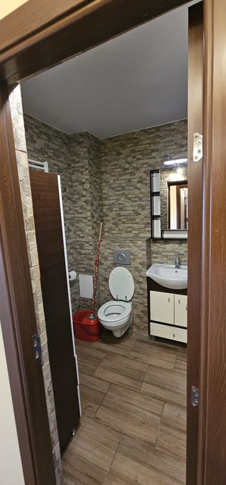 Închiriez apartament
