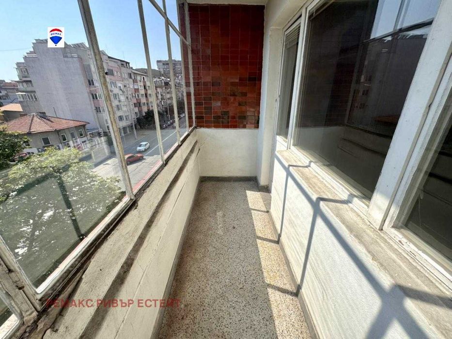 Дава се под наем Тристаен апартамент в Русе, Широк център - 110 кв.м за 280.5 € - Снимка #10