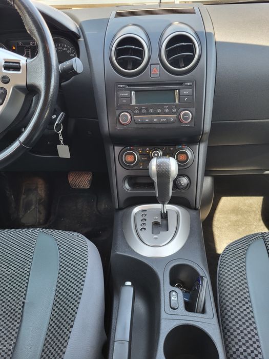 Nissan Qashqai, cutie automata, benzina, 170000 km