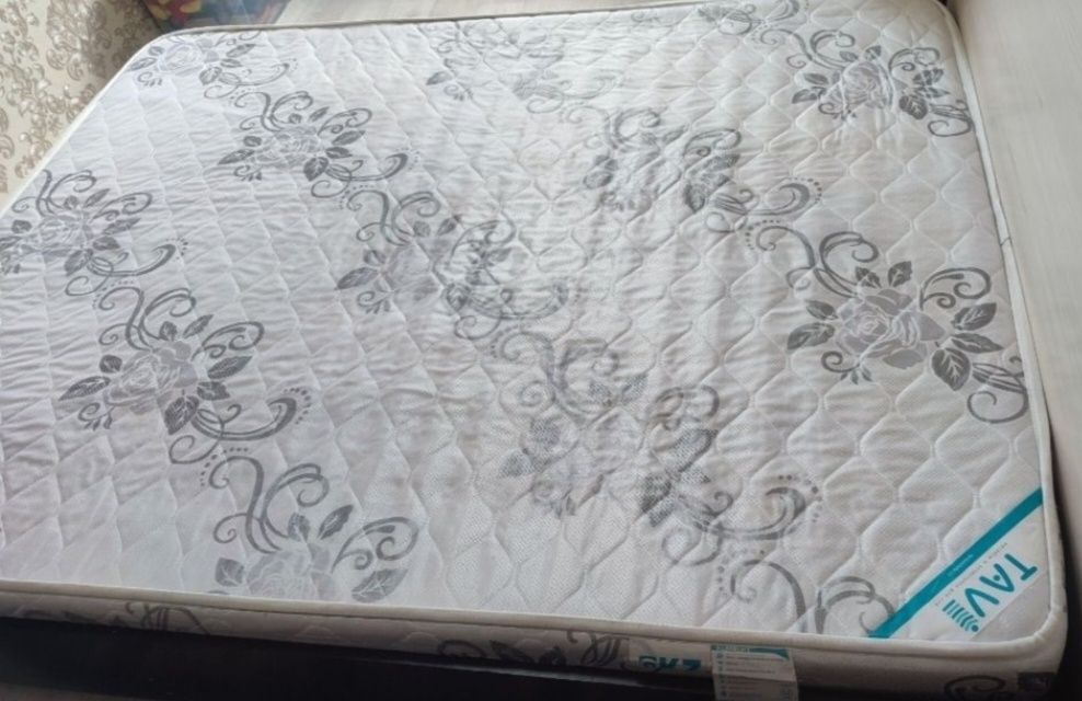 Продаю матрас в хорошем состоянии