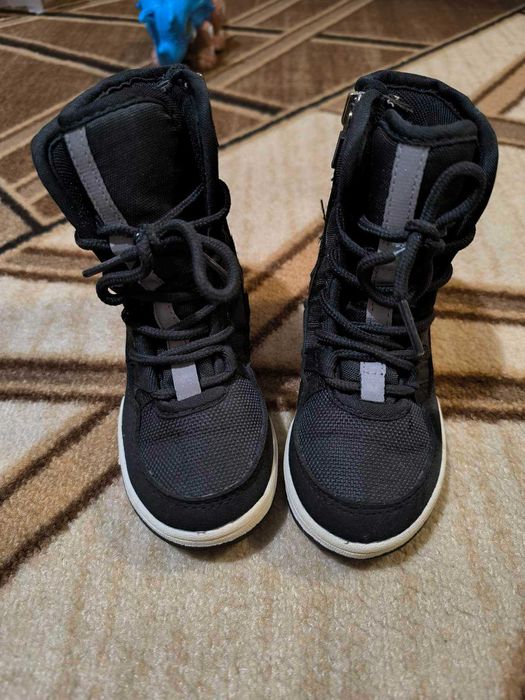 Детски зимни ботички