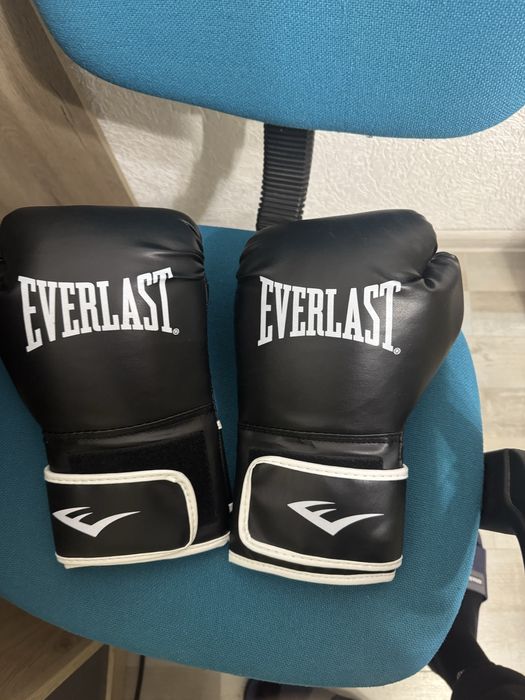 Ръкави на Everlast нови!!