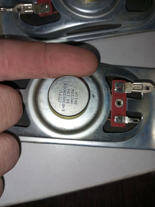 Kolonka LG originali 12v 8om 2 ta