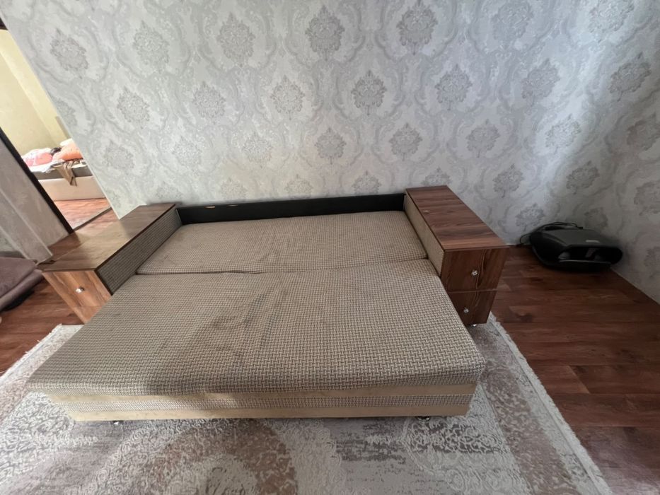 Отдам диван(в нормальном состоянии)