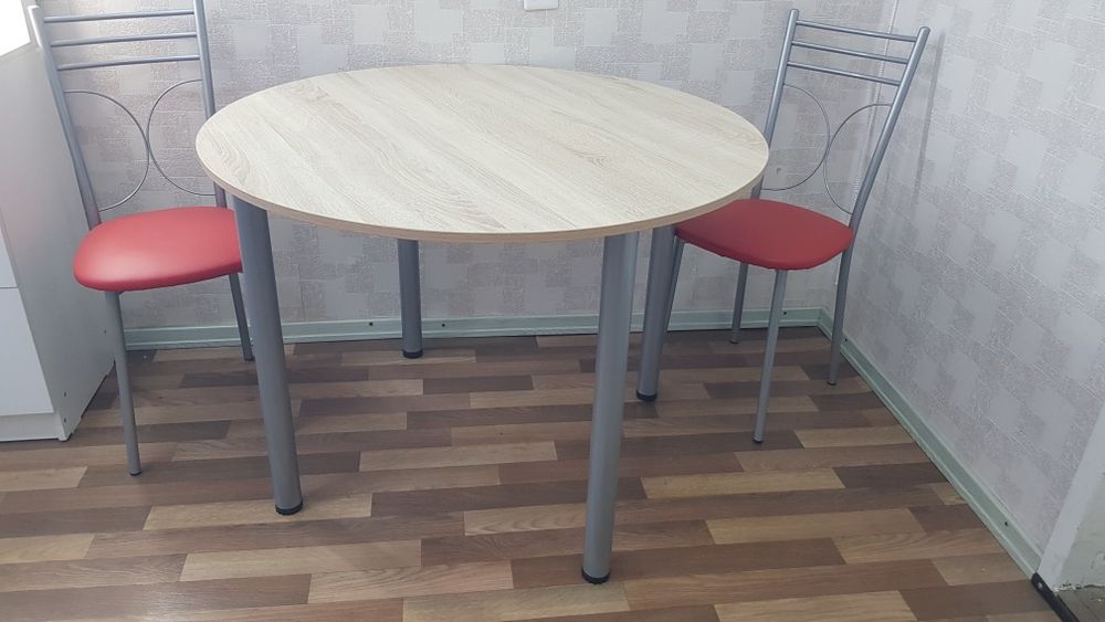 Продам комод и стол + стулья