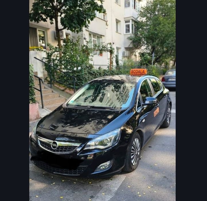 Instructor auto/ școală de șoferi categoria B București