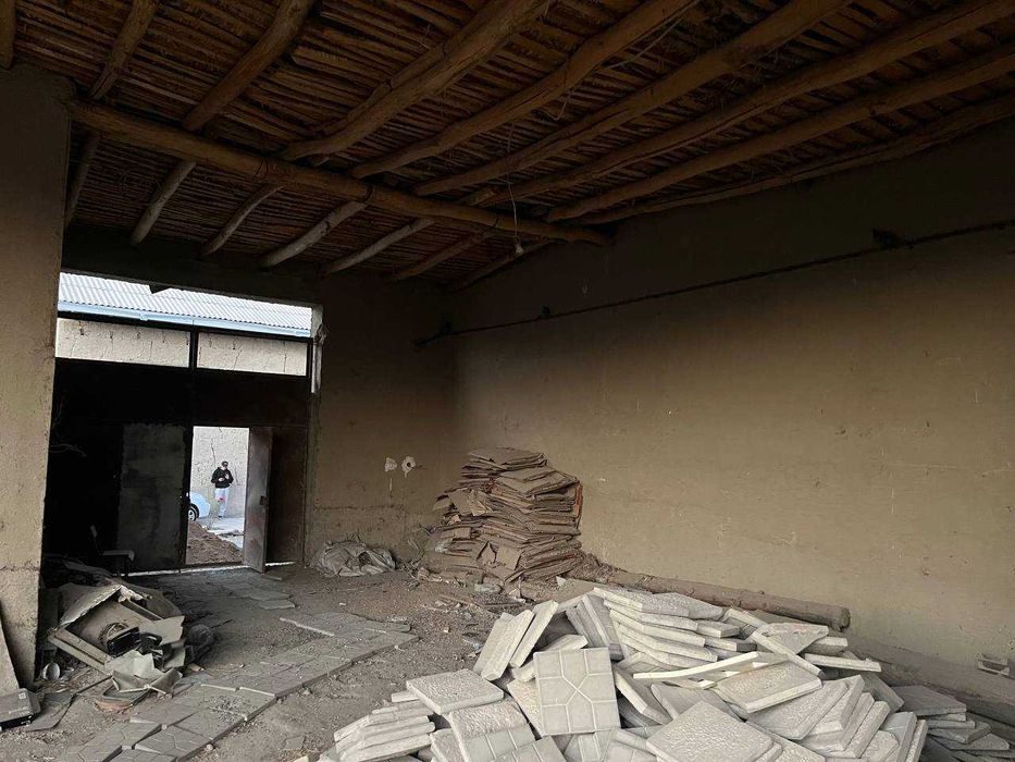 6 хонали, 9,5 сотикдан иборат булган ховли сотилади.