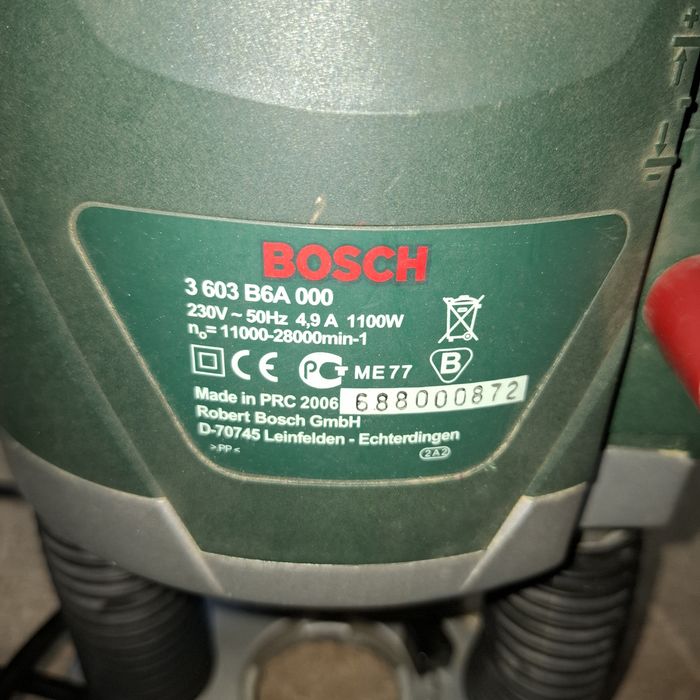 Фрезер Bosch 1100AE.
