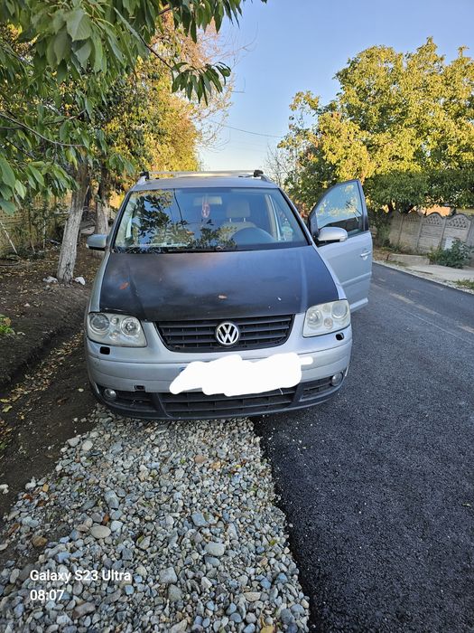 Vând  toate piesele disponibile