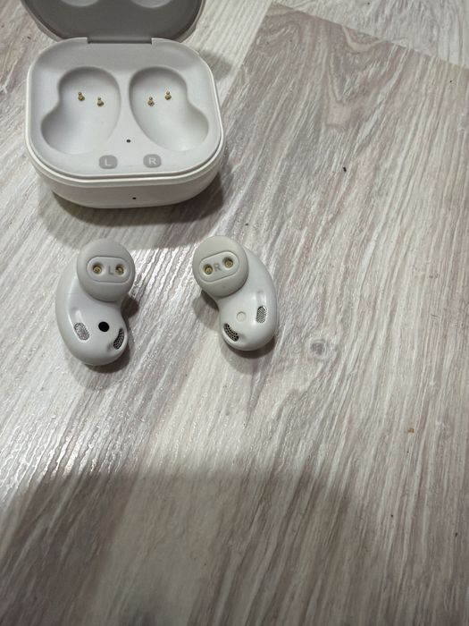 Samsung buds live
