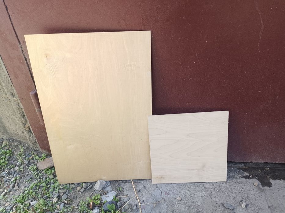 Продам фанеру 30х30см  700тенге