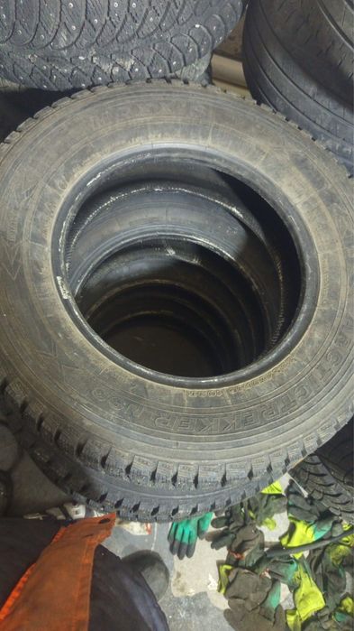 Шины  зимны  215/70/16