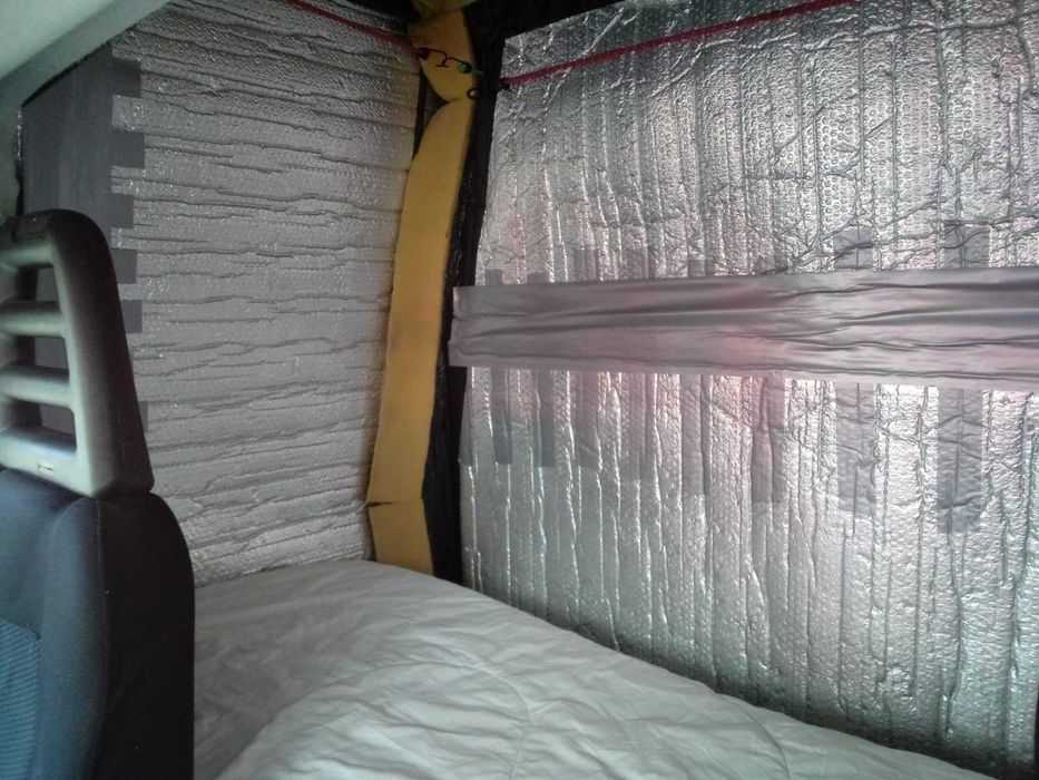 vand sau schimb Iveco daily se conduce cu B, 3.0 automata 180cp perne aer AC sirocou pat rabatabil