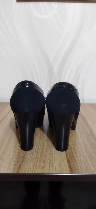 Продам туфли  женские