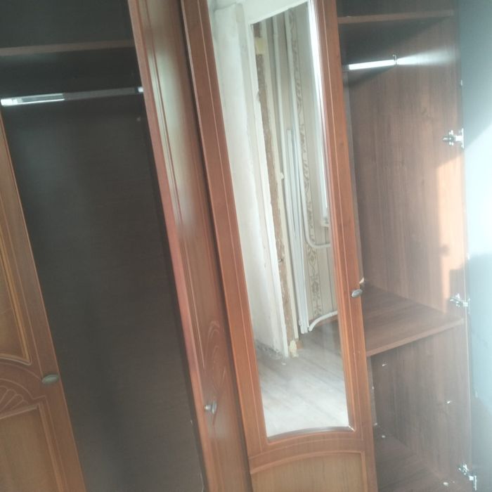 Продам шкаф плательный
