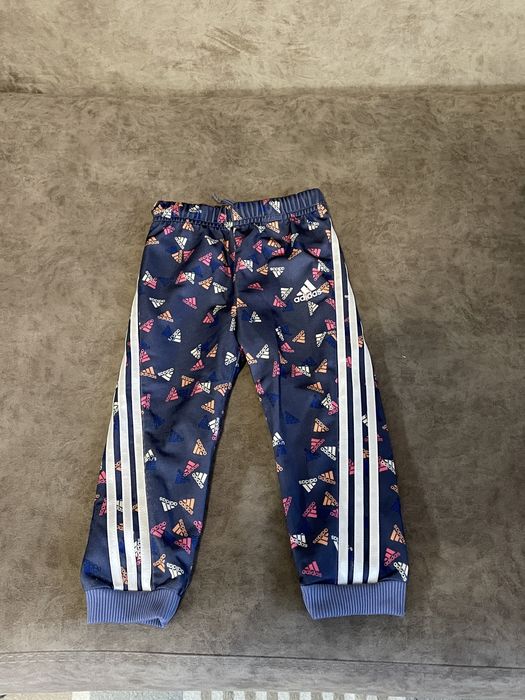 Адидас комплект за бебета 12 месеца