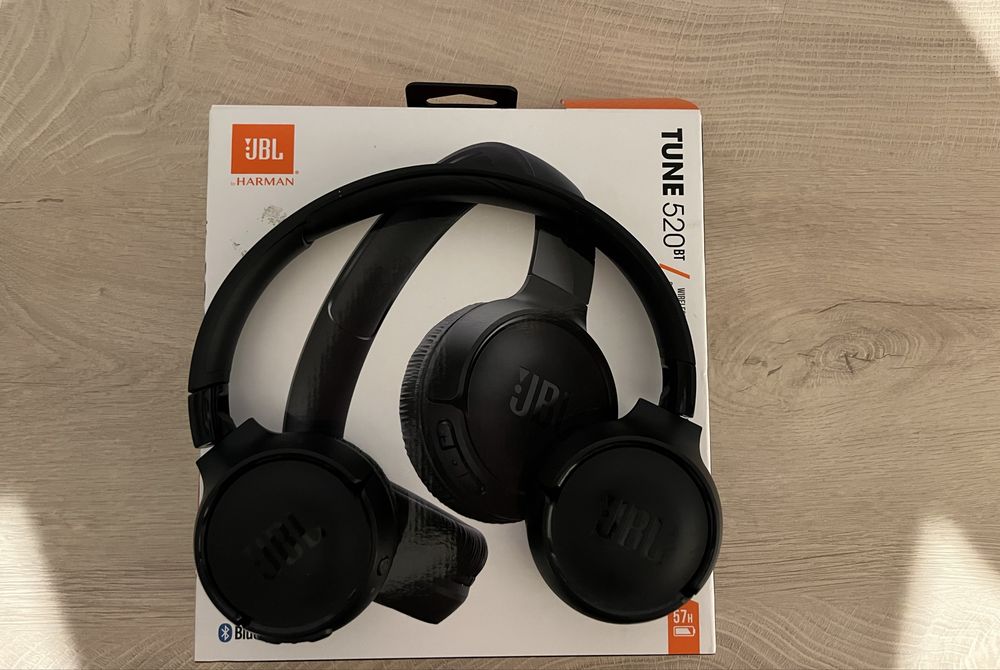 Jbl tune 520bt headphones