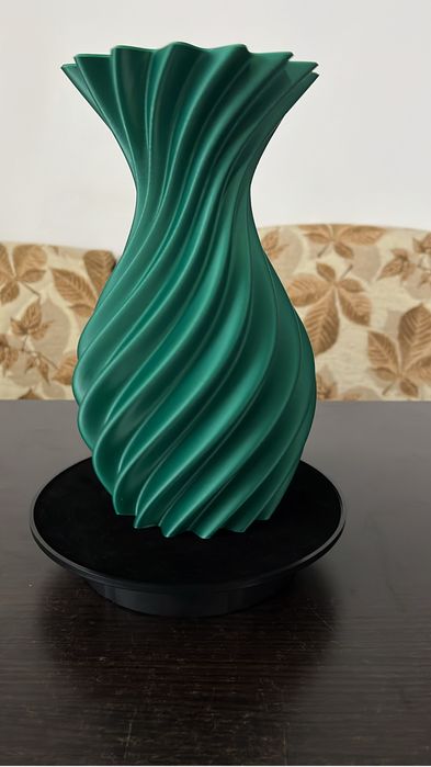 Vaza pentru flori naturale si artificiale verde smarald