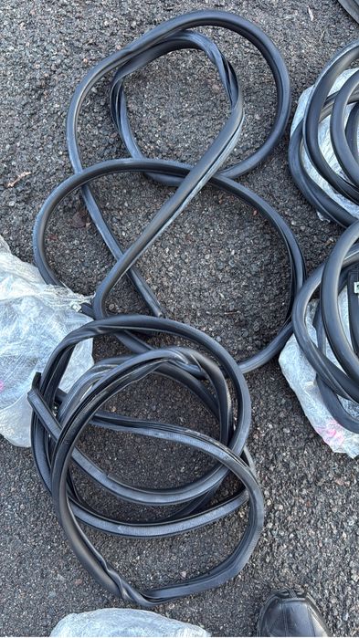 Уплотнители двери на Lexus  RX 2 поколение