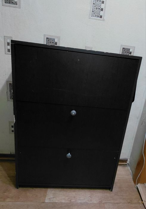 Продам обувницу.