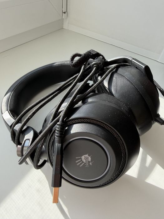 Продам наушники Bloody