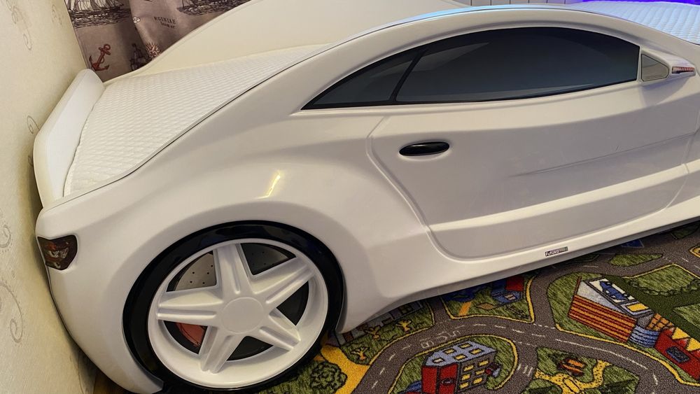 Кровать-машина с матрасом