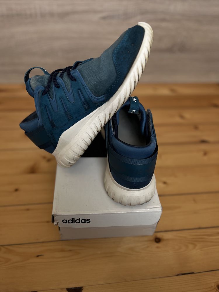 Adidas 2025 tubular 40