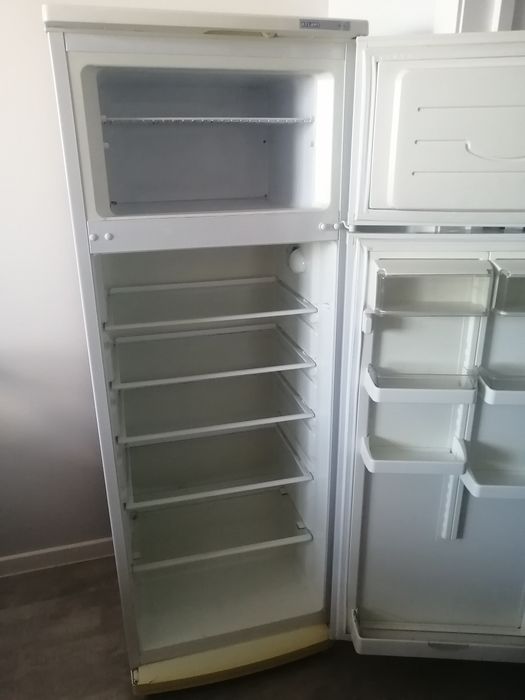 Продам холодильник Атлант
