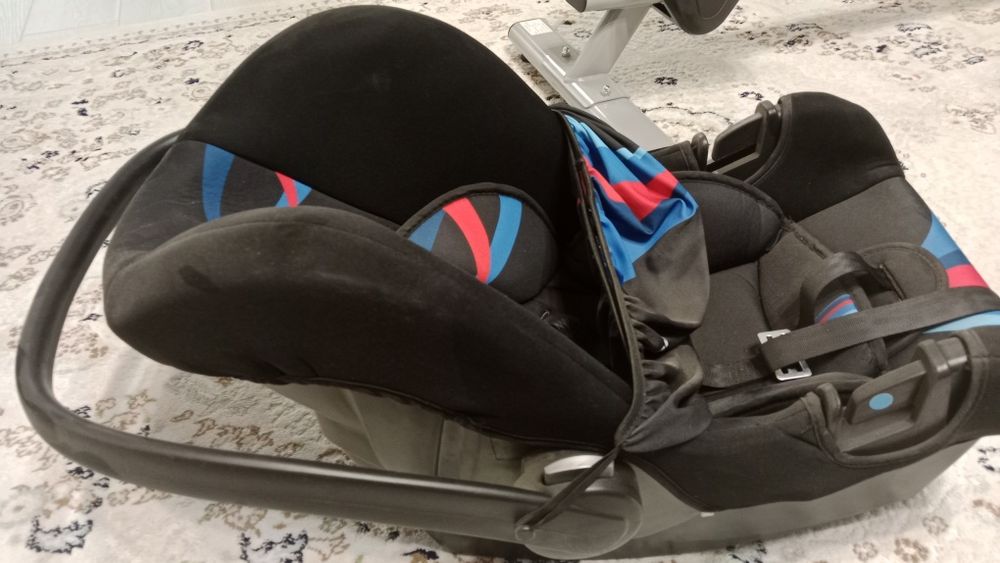 Авто люлька . Автокресло .