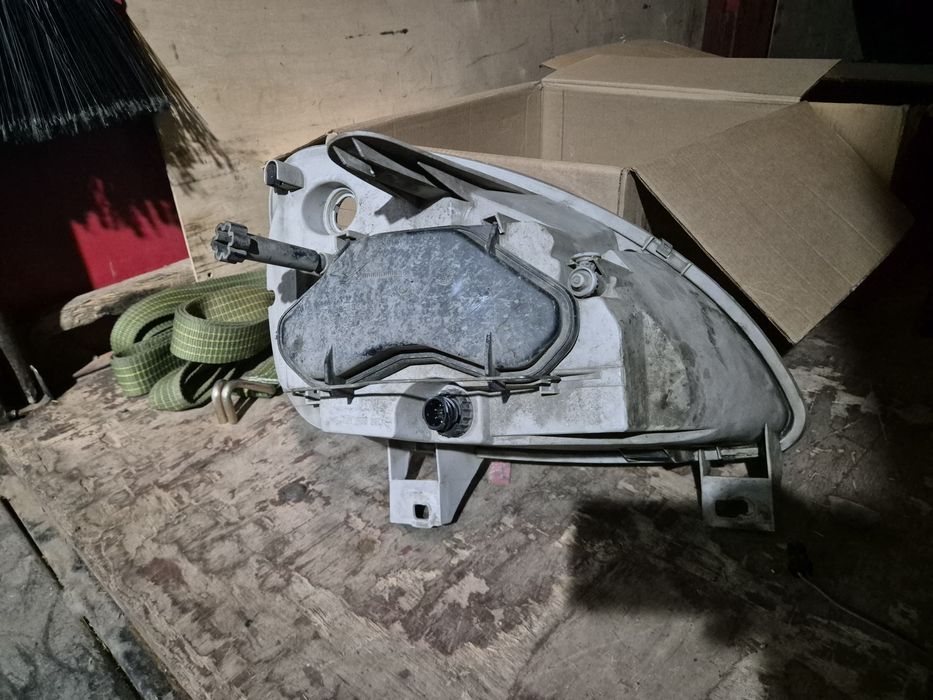 Левая фара газель