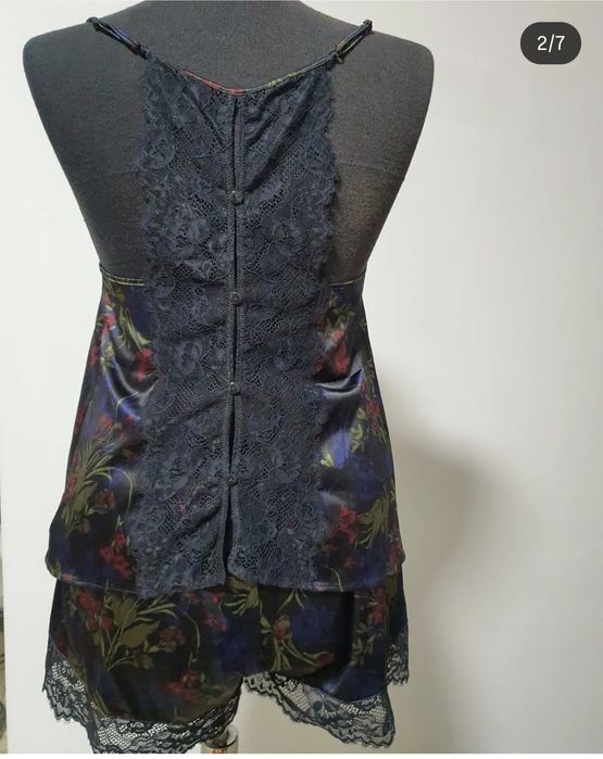 Set lenjerie de corp satinata C&A, top cu dantela si pantaloni scurti,