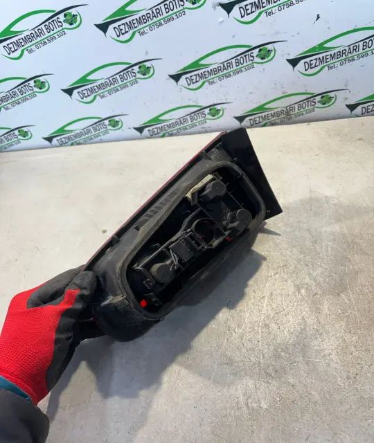 Lampa / Tripla stop dreapta pe hayon Renault Laguna 2002